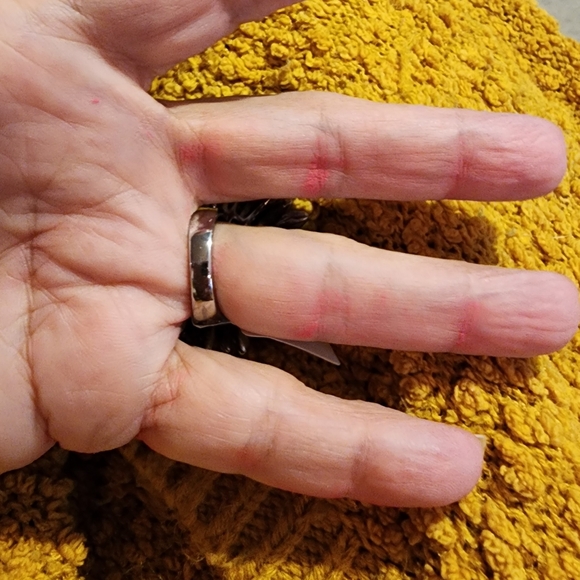 Ann Taylor Flower Cocktail Ring Statement Piece Sz 6.25 - Picture 7 of 13